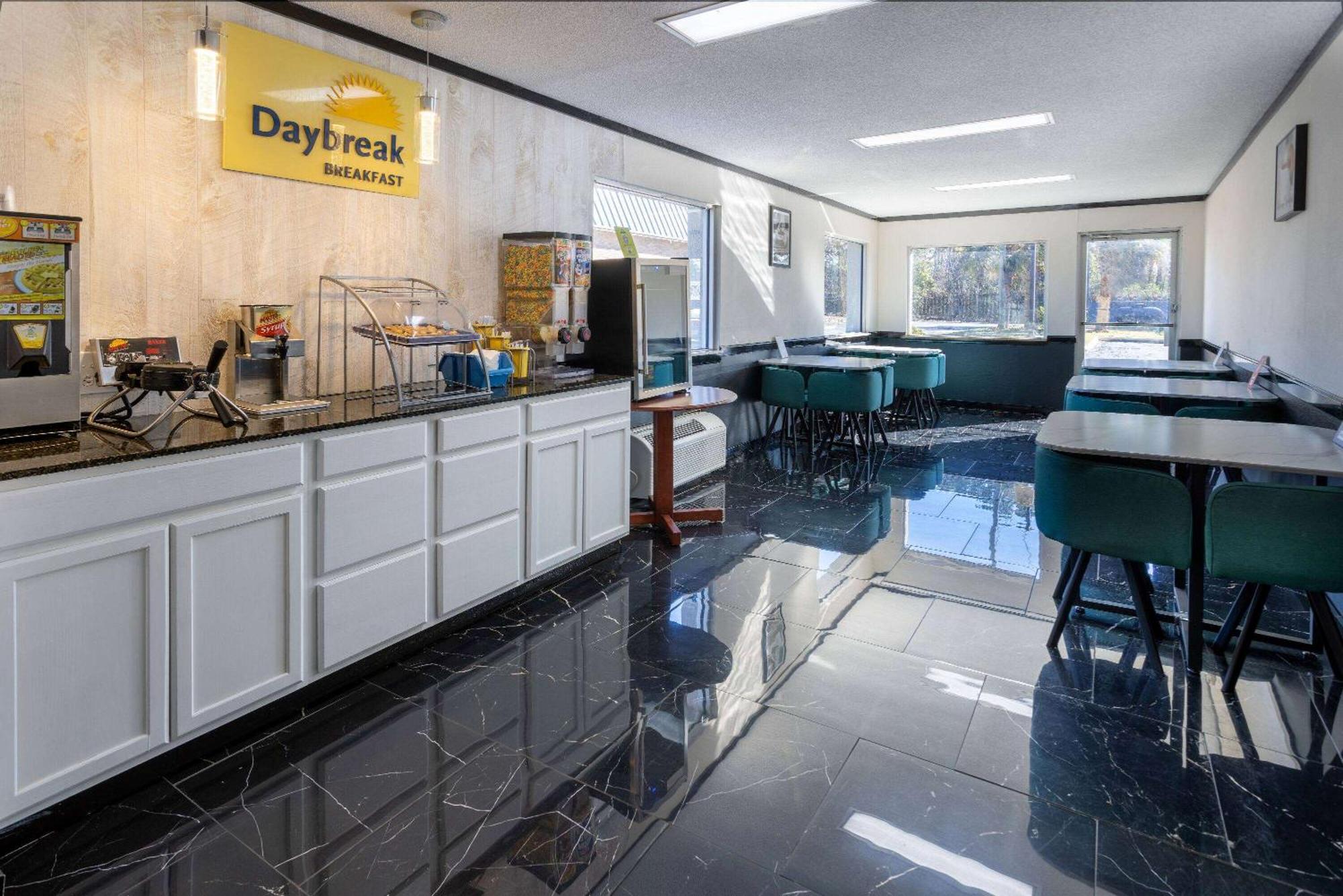 Days Inn By Wyndham Columbia Luaran gambar